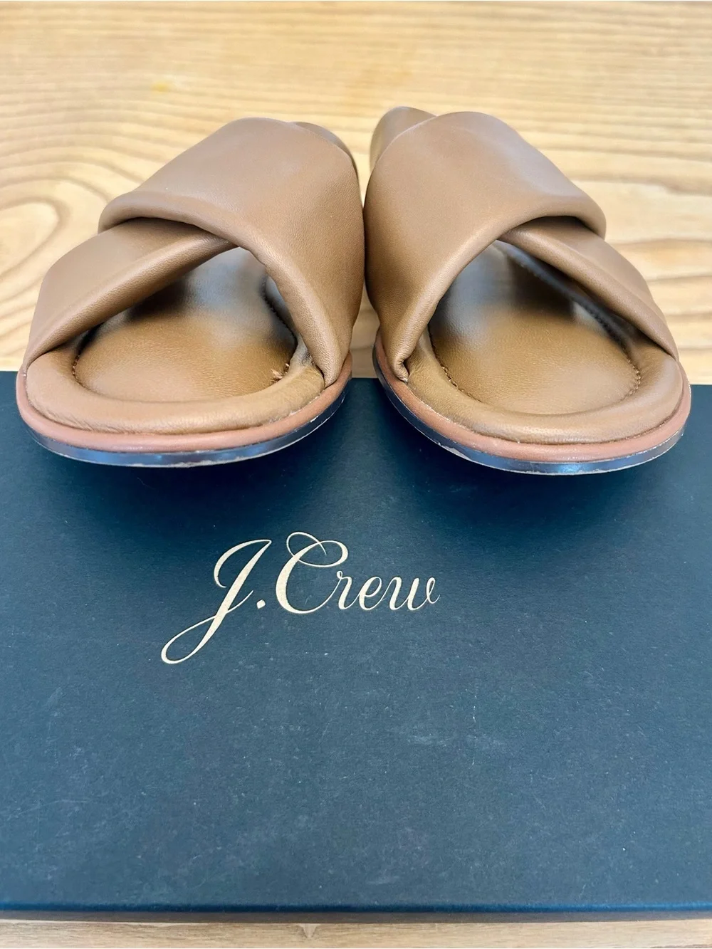 J. Crew Menorca padded cross-strap sandals in leather. Size 8.